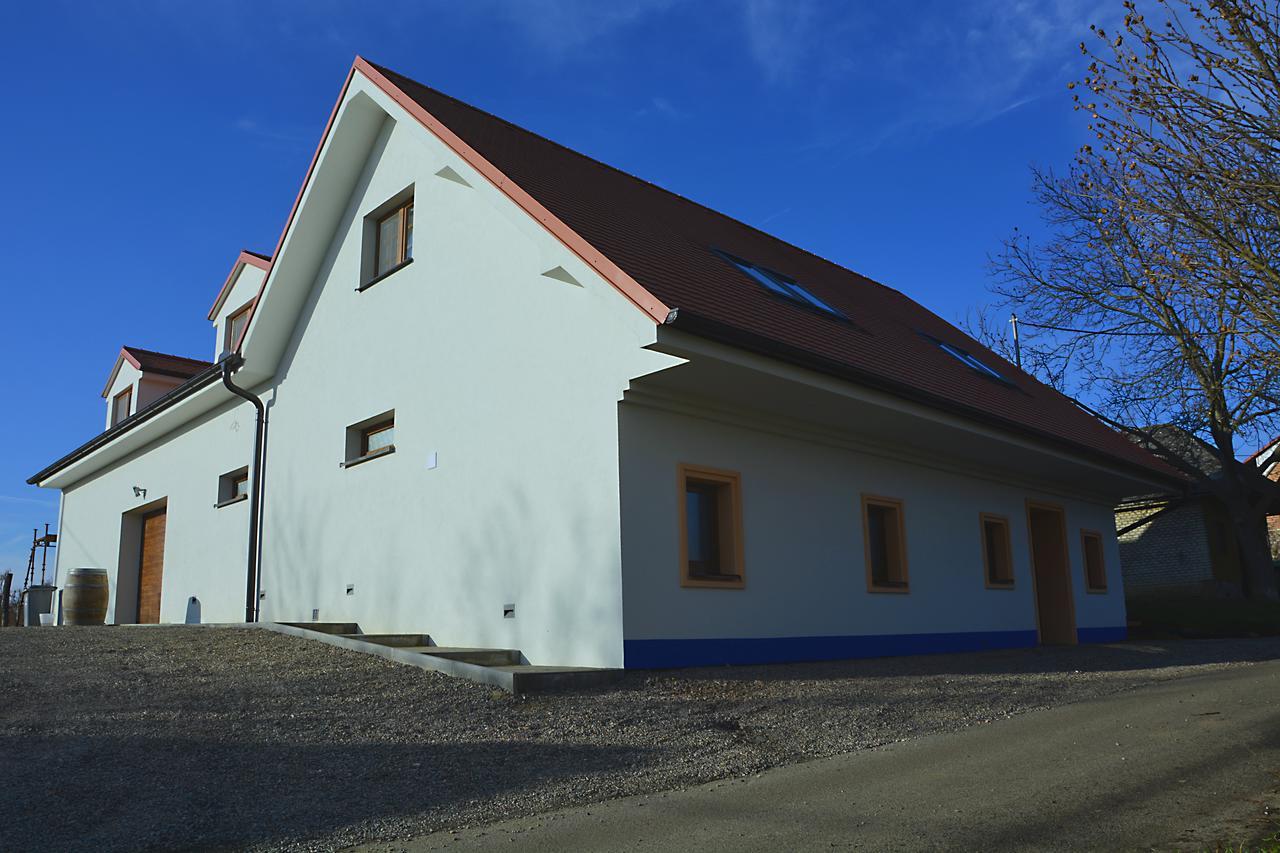 Vinarstvi Vymola Hotel Mikulčice Buitenkant foto