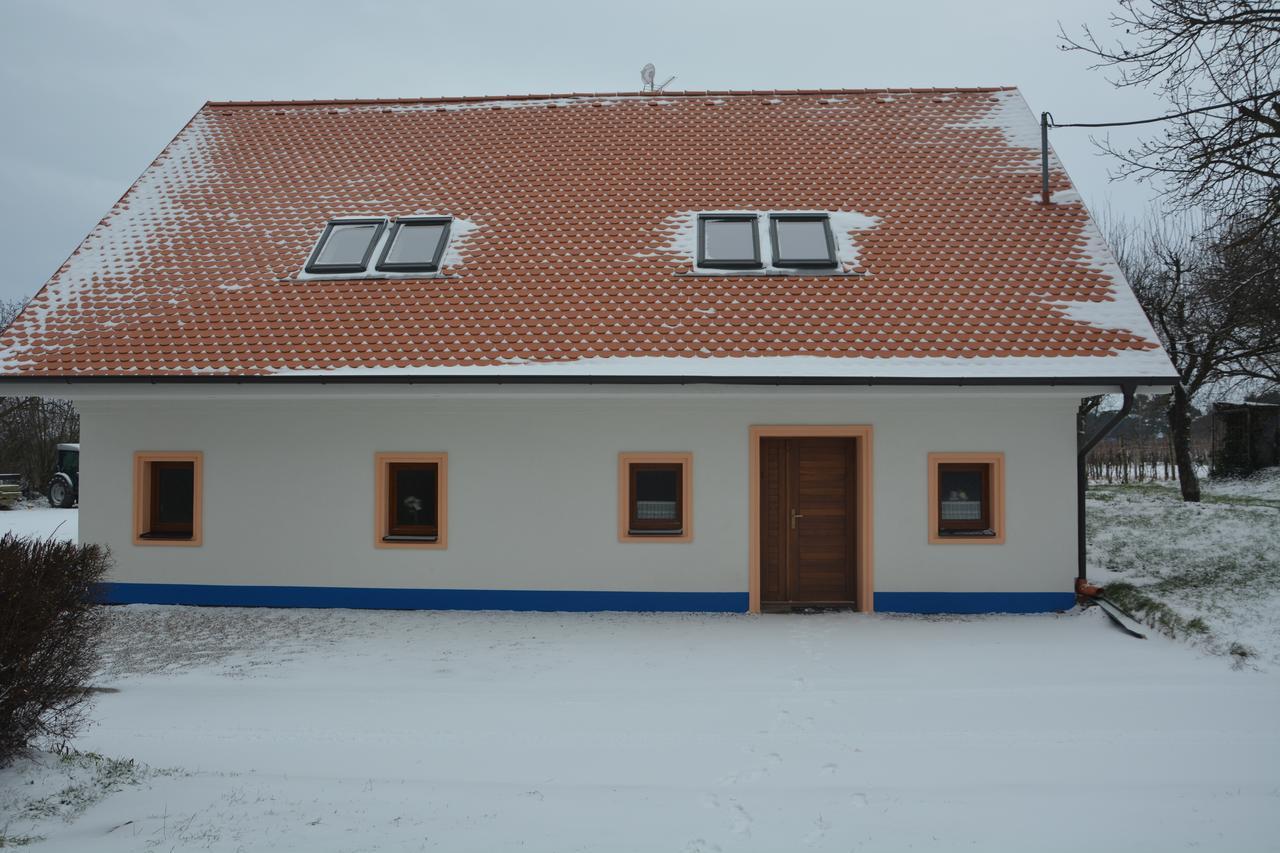 Vinarstvi Vymola Hotel Mikulčice Buitenkant foto