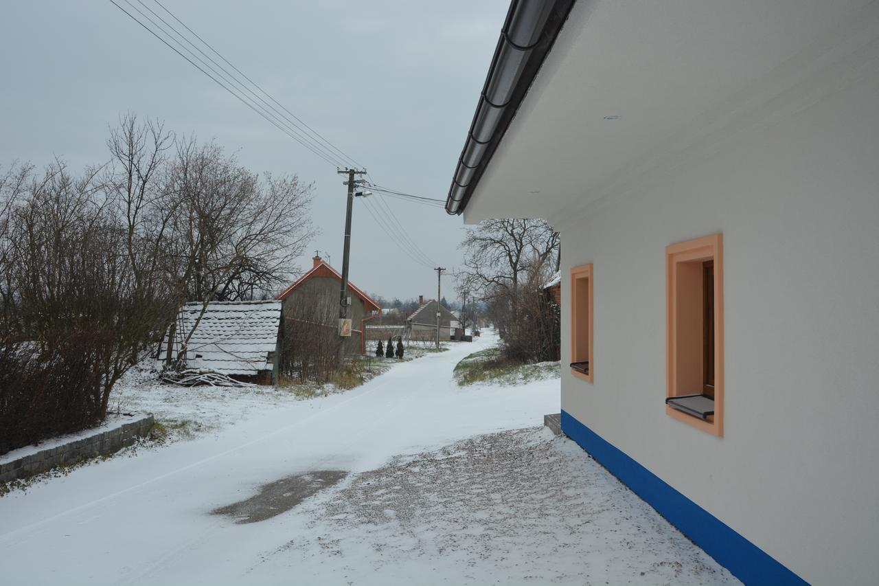 Vinarstvi Vymola Hotel Mikulčice Buitenkant foto